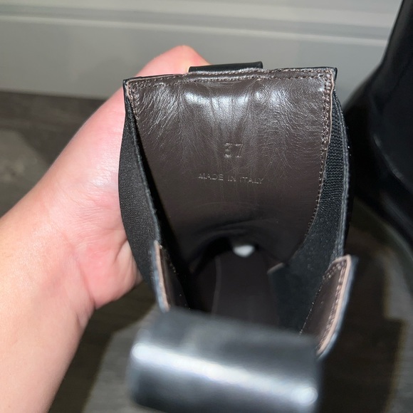 Bottega Veneta Chelsea Boot - Picture 7 of 7